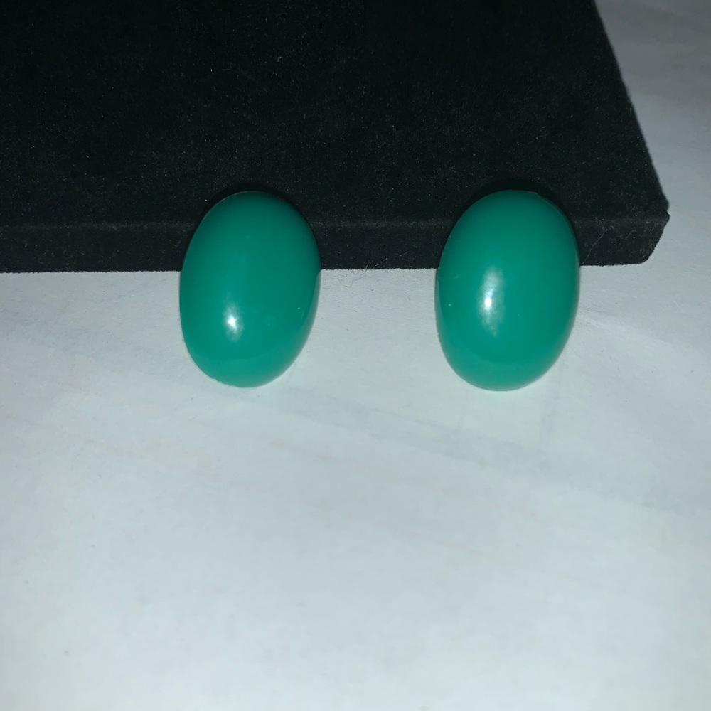 acrylic earring must be bundles $3